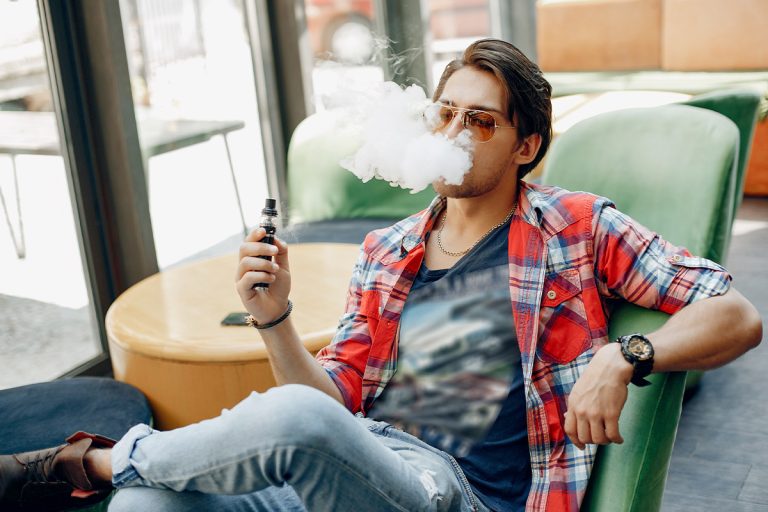 Cigarrillo electrónico y E-Liquids con CBD para vapear